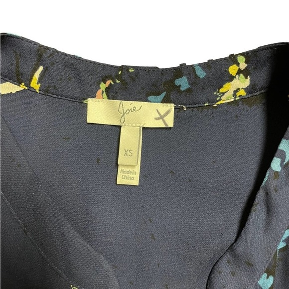 Joie Devitri Floral Print Button Down Silk Top SZ XS - Picture 7 of 7